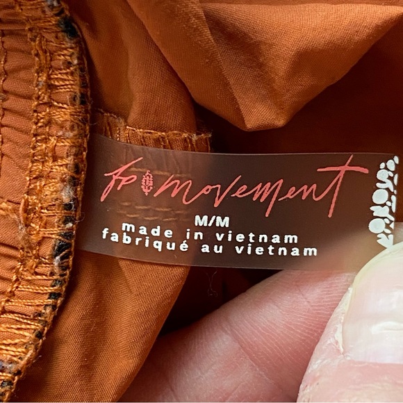 Free People Movement Red Earth Fly By Night Woven Pants Size Medium - Picture 11 of 16